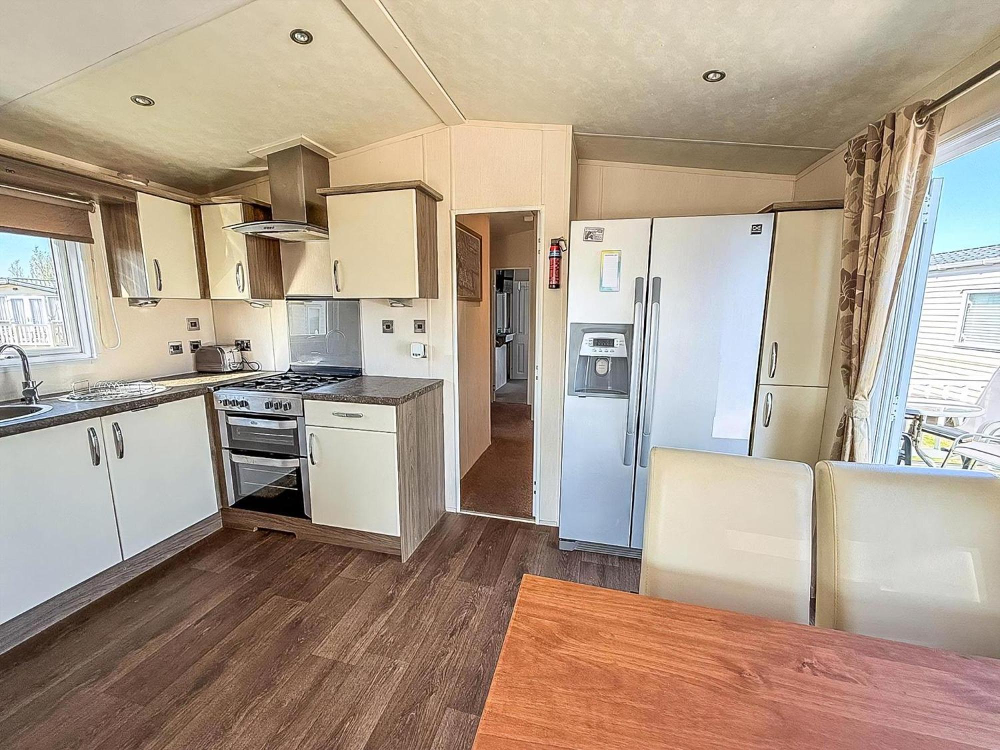 Beautiful Caravan With Decking Wifi At St Osyth Beach Holiday Park Ref 28077Dw Clacton-on-Sea Exteriör bild