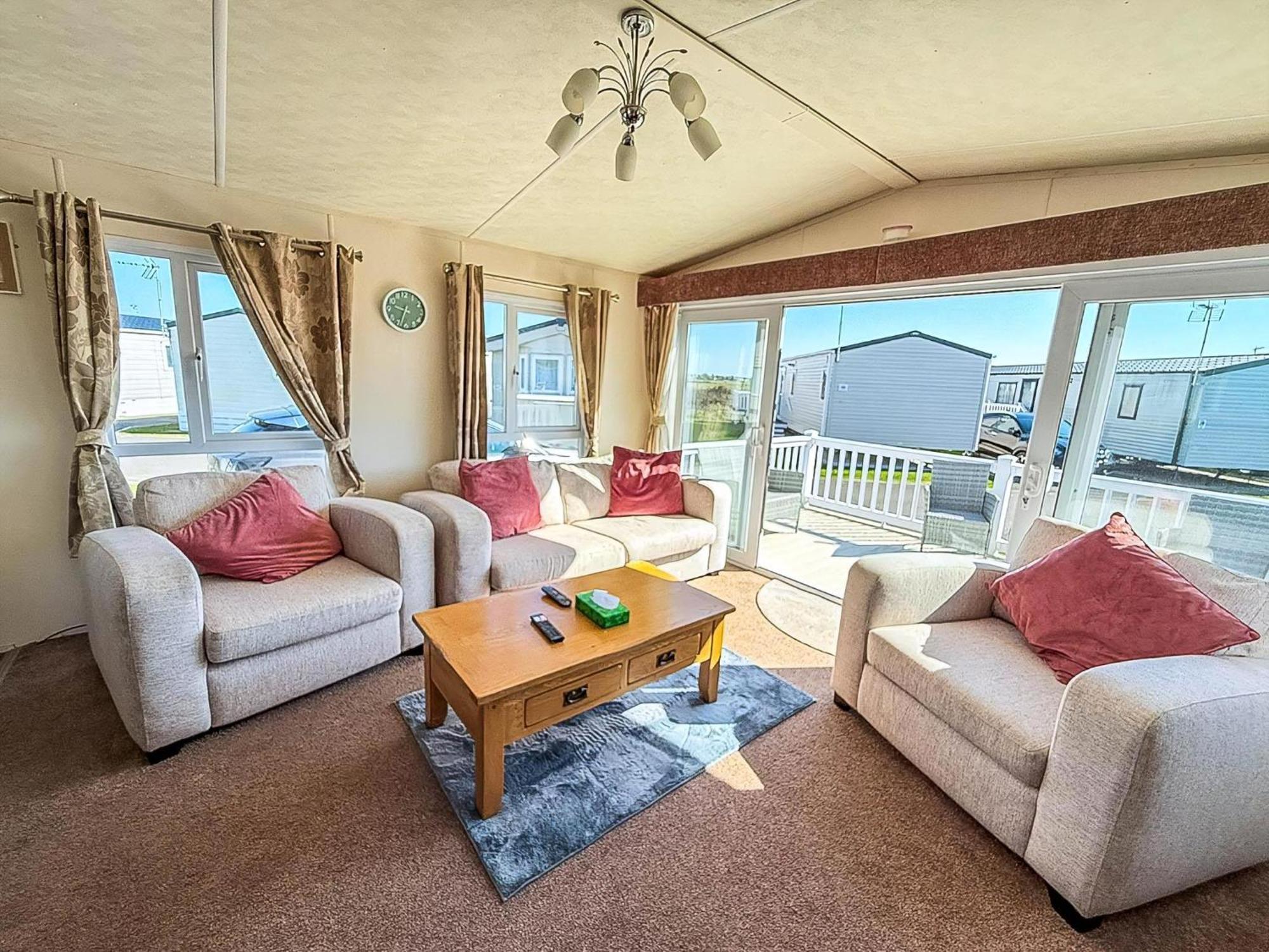 Beautiful Caravan With Decking Wifi At St Osyth Beach Holiday Park Ref 28077Dw Clacton-on-Sea Exteriör bild